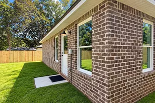878 E Walnut Ave, Crestview, FL 32539 - Photo 6