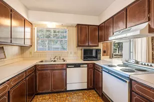 305 17th St, Niceville, FL 32578 - Photo 12