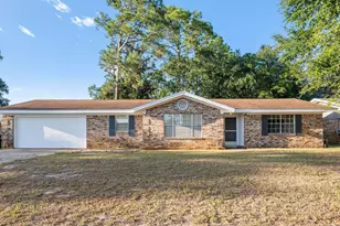 305 17th St, Niceville, FL 32578 - Photo 1