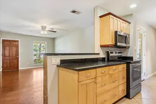 101 NE Oregon Dr, Fort Walton Beach, FL 32548 - Photo 4