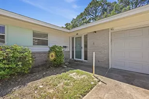 338 SW Coral Dr, Fort Walton Beach, FL 32548 - Photo 2