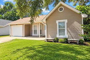 3022 Blue Pine Ln, Niceville, FL 32578 - Photo 1