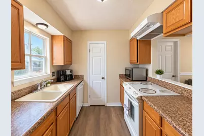 3022 Blue Pine Lane, Niceville, FL 32578 - Photo 8