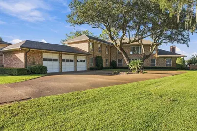 259 NW Sleepy Oaks Lane, Fort Walton Beach, FL 32548 - Photo 1