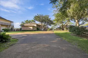 259 NW Sleepy Oaks Ln, Fort Walton Beach, FL 32548 - Photo 54