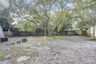 358 NE Kepner Dr, Fort Walton Beach, FL 32548 - Photo 16