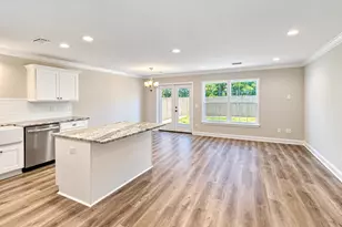 197 Ellis Ave, Niceville, FL 32578 - Photo 2