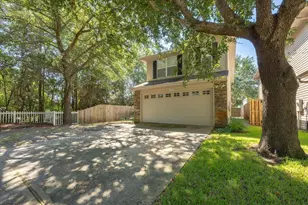 2708 Apple Blossom Ct, Shalimar, FL 32579 - Photo 2