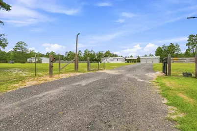 377 Wagner Drive, Defuniak Springs, FL 32433 - Photo 2
