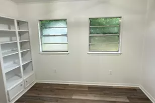 215 E 3rd Ave, Crestview, FL 32536 - Photo 8