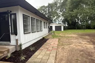 215 E 3rd Ave, Crestview, FL 32536 - Photo 32