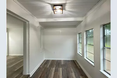 215 E 3rd Avenue, Crestview, FL 32536 - Photo 2