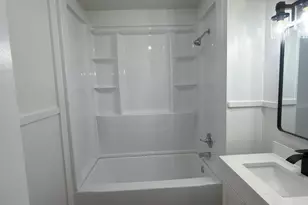 215 E 3rd Ave, Crestview, FL 32536 - Photo 28