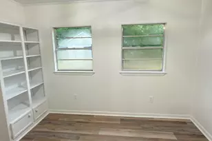 215 E 3rd Ave, Crestview, FL 32536 - Photo 10
