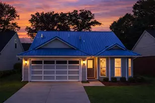 938 Claeven Cir, Fort Walton Beach, FL 32547 - Photo 2
