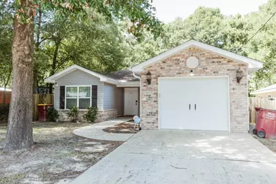 401 E Field Avenue, Crestview, FL 32539 - Photo 2
