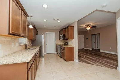 401 E Field Avenue, Crestview, FL 32539 - Photo 10