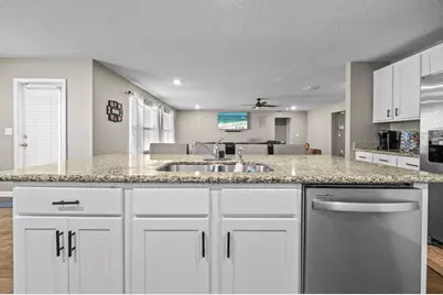 5560 Guinevere Lane, Milton, FL 32583 - Photo 14