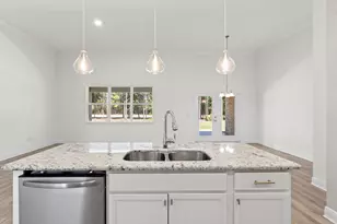 402 Sweet Tea Ln, Freeport, FL 32439 - Photo 6