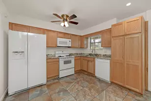 1090 5th Ave, Shalimar, FL 32579 - Photo 4