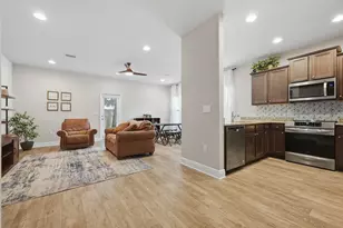 8737 Brown Pelican Cir, Navarre, FL 32566 - Photo 4