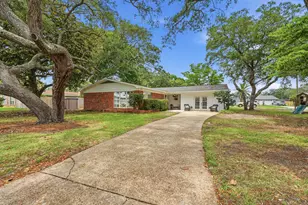 233 NW Pleasant St, Fort Walton Beach, FL 32548 - Photo 6