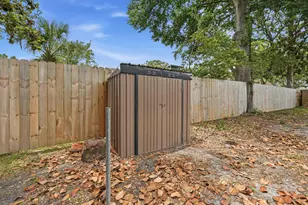 233 NW Pleasant St, Fort Walton Beach, FL 32548 - Photo 50