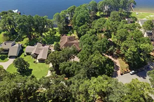 2422 Edgewater Dr, Niceville, FL 32578 - Photo 78