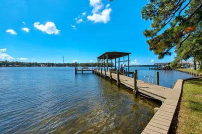 2422 Edgewater Drive, Niceville, FL 32578 - Photo 4