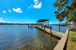 2422 Edgewater Dr, Niceville, FL 32578 - Photo 4