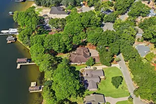 2422 Edgewater Dr, Niceville, FL 32578 - Photo 76