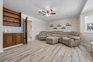 631 Manchester Rd, Fort Walton Beach, FL 32547 - Photo 6