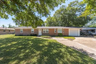 631 Manchester Rd, Fort Walton Beach, FL 32547 - Photo 1