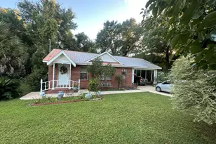 52 E Orange Ave, Defuniak Springs, FL 32435 - Photo 2