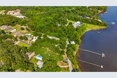 2979 Holley Point Road, Navarre, FL 32566 - Photo 6