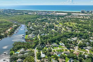 84 W Country Club Dr, Destin, FL 32541 - Photo 50