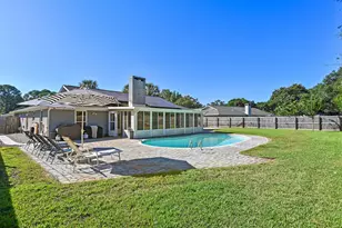 84 W Country Club Dr, Destin, FL 32541 - Photo 22