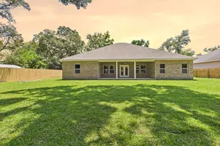 1513 Hickory St, Niceville, FL 32578 - Photo 2