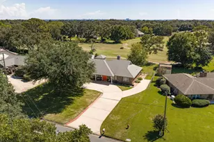 136 Country Club Rd, Shalimar, FL 32579 - Photo 10
