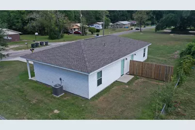 32 Constitution Avenue #A-B, Defuniak Springs, FL 32433 - Photo 4