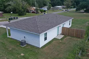 32 Constitution Ave, Defuniak Springs, FL 32433 - Photo 4