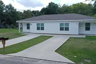 32 Constitution Ave, Defuniak Springs, FL 32433 - Photo 8
