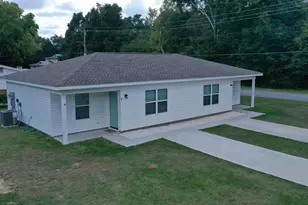 32 Constitution Ave, Defuniak Springs, FL 32433 - Photo 2