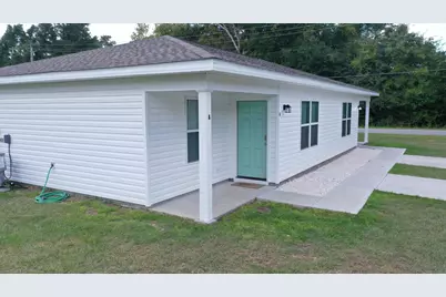 32 Constitution Avenue #A-B, Defuniak Springs, FL 32433 - Photo 6