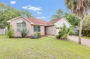 2803 MacGregor Ln, Crestview, FL 32539 - Photo 2