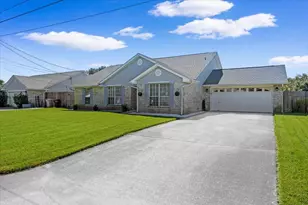 4810 Kitty Hawk Cir, Gulf Breeze, FL 32563 - Photo 2