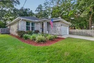 217 Fir Ave, Niceville, FL 32578 - Photo 4