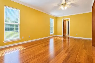 1567 Meadowbrook Court, Niceville, FL 32578 - Photo 18