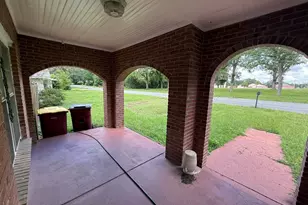 398 S Spring St, Crestview, FL 32536 - Photo 2