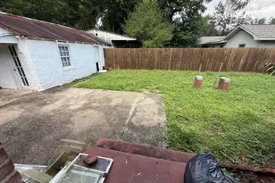 398 S Spring St, Crestview, FL 32536 - Photo 10